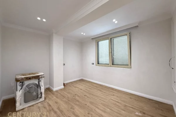 Shtepi ne shitje Apartament ne Tirane, 1+1, Mobilimi E mobiluar, Pagesa 140,000  Euro.