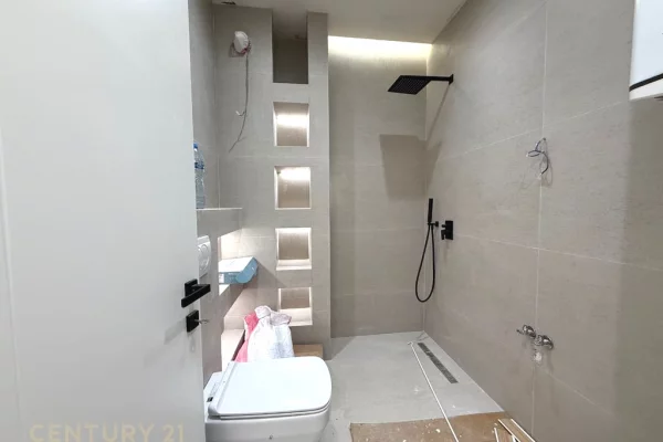 Shtepi ne shitje Apartament ne Tirane, 1+1, Mobilimi E mobiluar, Pagesa 140,000  Euro.