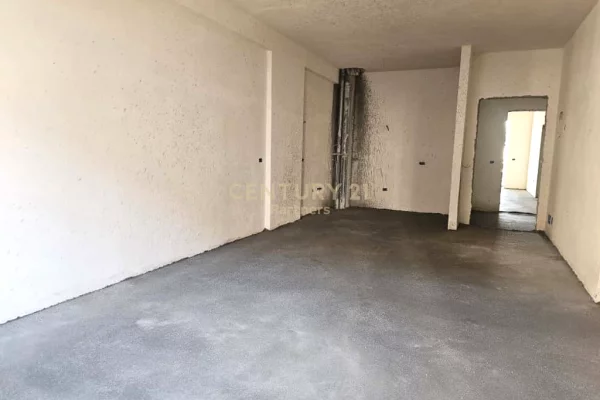Shtepi ne shitje Apartament ne Tirane, 2+1, Mobilimi Bosh, pa mobiluar, Pagesa 205,000  Euro.