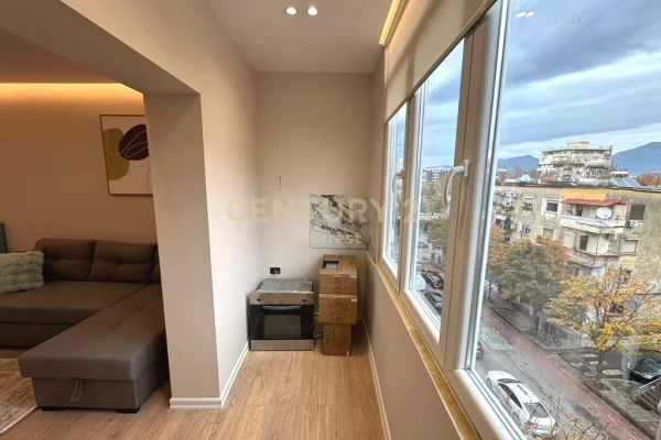 Shtepi ne shitje Apartament ne Tirane, Garsoniere, Mobilimi E mobiluar, Pagesa 108,000  Euro.