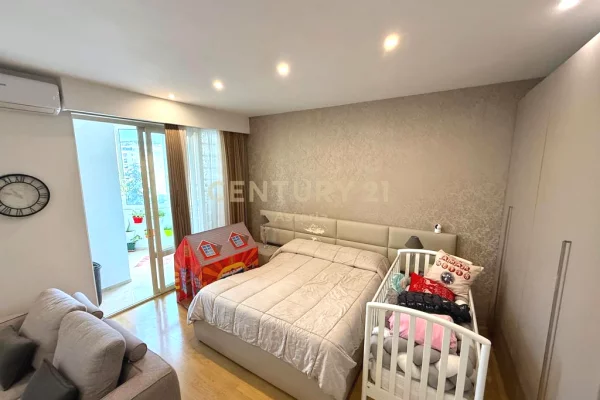 Shtepi ne shitje Apartament ne Tirane, 2+1, Mobilimi E mobiluar, Pagesa 350,000  Euro.