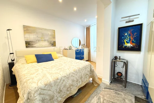 Shtepi ne shitje Apartament ne Tirane, 2+1, Mobilimi E mobiluar, Pagesa 350,000  Euro.