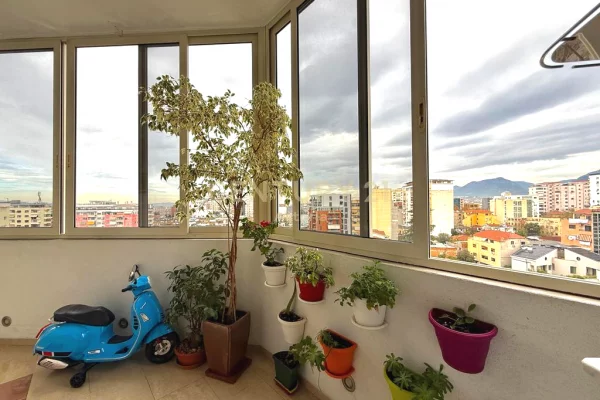 Shtepi ne shitje Apartament ne Tirane, 2+1, Mobilimi E mobiluar, Pagesa 350,000  Euro.