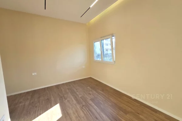 Shtepi ne shitje Apartament ne Tirane, 1+1, Mobilimi E mobiluar, Pagesa 124,750  Euro.