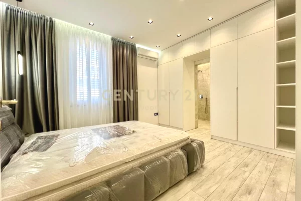 Shtepi me qera Apartament ne Tirane, 3+1, Mobilimi E mobiluar, Pagesa 1,300  Euro.