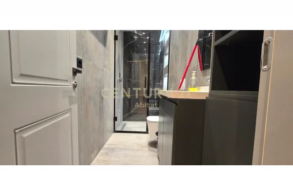 Shtepi ne shitje Apartament ne Tirane, 1+1, Mobilimi E mobiluar, Pagesa 170,000  Euro.