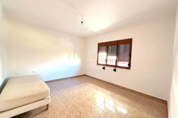 JEPET ME QIRA VILE 4 KATE PRANE GLOBE CENTER !!!!