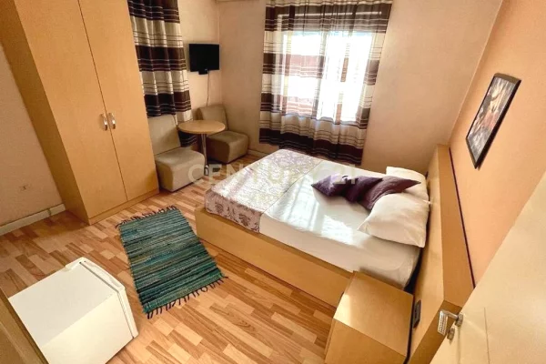 Ambient biznesi ne shitje 5+1 ne Tirane - 2,400,000 Euro