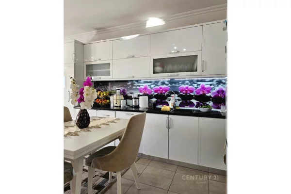 Shtepi ne shitje 2+1 ne Tirane - 140,000 Euro