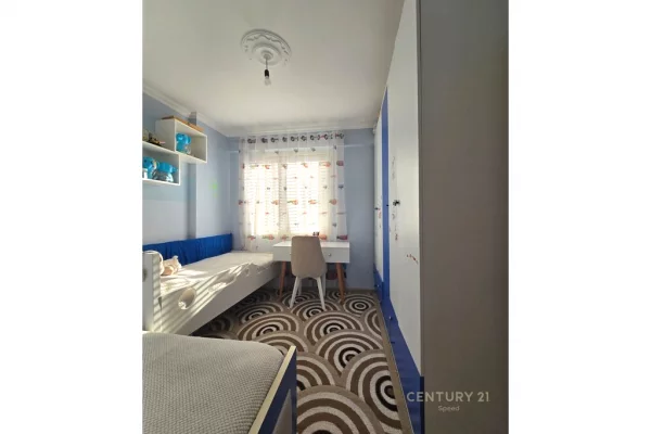 Shtepi ne shitje Apartament ne Tirane, 2+1, Mobilimi E mobiluar, Pagesa 140,000  Euro.