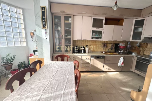 Shtepi ne shitje 2+1 ne Tirane - 2,035,000 Euro