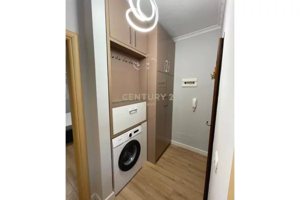 Shtepi ne shitje Apartament ne Tirane, 1+1, Mobilimi E mobiluar, Pagesa 125,000  Euro.