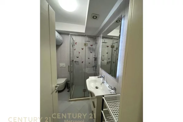 Shtepi me qera Apartament ne Tirane, 2+1, Mobilimi E mobiluar, Pagesa 1,700  Euro.