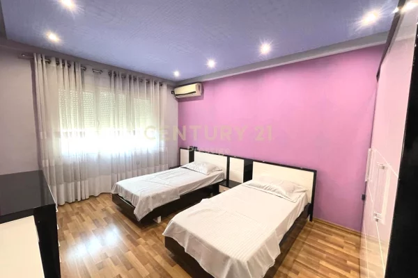 Shtepi me qera Apartament ne Tirane, 2+1, Mobilimi E mobiluar, Pagesa 1,000  Euro.