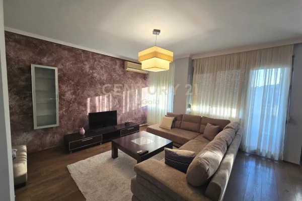 Shtepi me qera 2+1 ne Tirane - 850 Euro