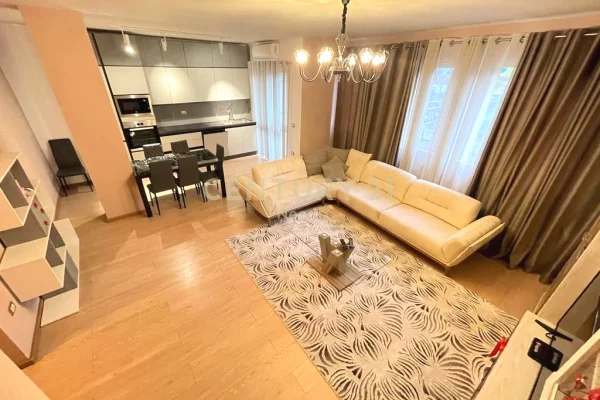 Shtepi me qera 2+1 ne Tirane - 850 Euro