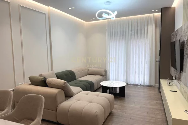 Shtepi me qera 2+1 ne Tirane - 1,100 Euro