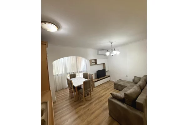 Shtepi me qera 1+1 ne Tirane - 650 Euro