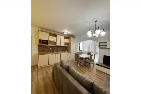 Shtepi me qera 1+1 ne Tirane - 650 Euro