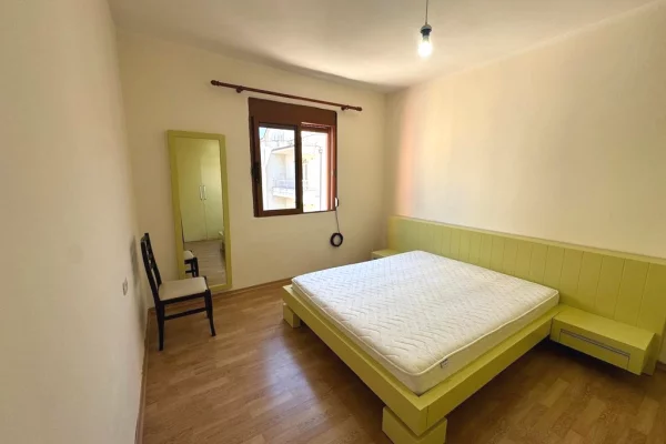 Shtepi ne shitje Apartament ne Vlore, 1+1, Mobilimi E mobiluar, Pagesa 86,000  Euro.