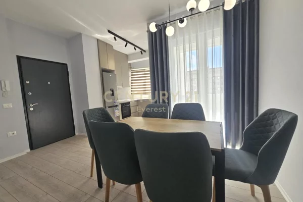 Shtepi ne shitje Apartament ne Tirane, 2+1, Mobilimi E mobiluar, Pagesa 250,000  Euro.