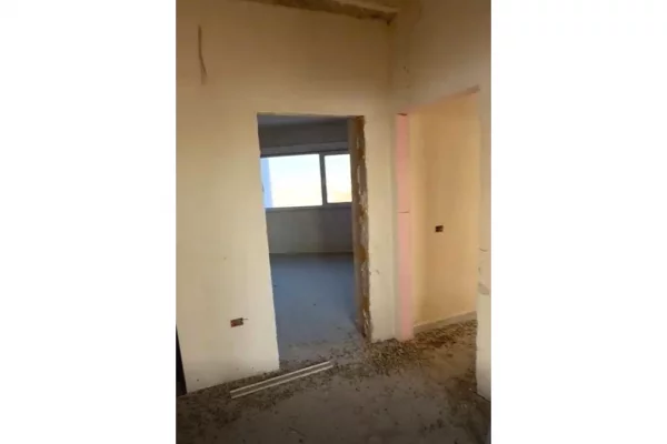 Shtepi ne shitje Apartament ne Tirane, 3+1, Mobilimi Bosh, pa mobiluar, Pagesa 193,000  Euro.