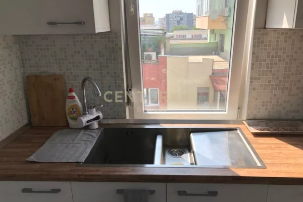 Shtepi me qera Apartament ne Tirane, 2+1, Mobilimi E mobiluar, Pagesa 600  Euro.