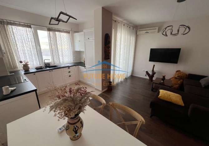 Shtepi me qera 2+1 ne Tirane - 700 Euro