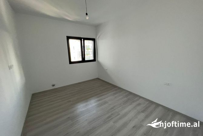 Ambient biznesi me qera 1+1 ne Tirane - 800 Euro