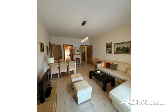 Shtepi me qera 2+1 ne Tirane - 650 Euro