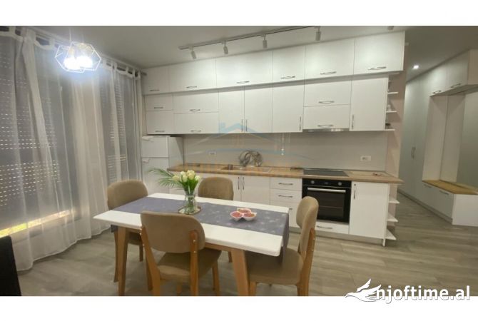 Shtepi me qera 2+1 ne Tirane - 700 Euro