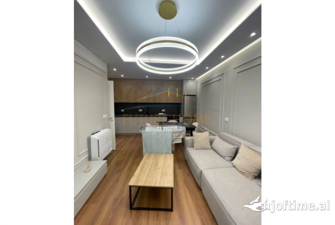 Shtepi me qera 2+1 ne Tirane - 900 Euro