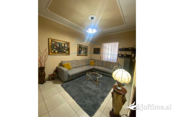 Shtepi ne shitje 2+1 ne Tirane - 150,000 Euro