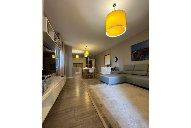 Shtepi me qera 2+1 ne Tirane - 1,500 Euro