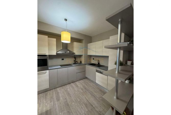 Shtepi me qera 2+1 ne Tirane - 1,500 Euro