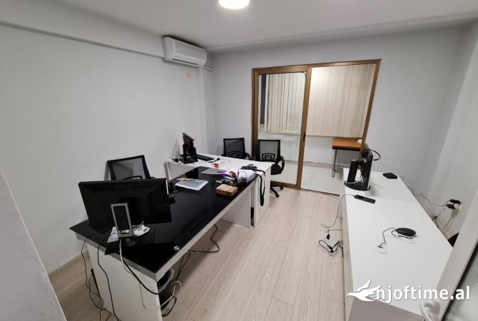 Ambient biznesi me qera 3+1 ne Tirane - 700 Euro