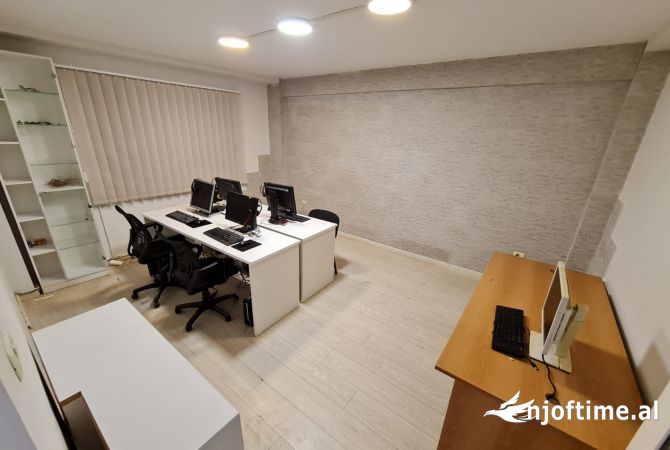 Ambient biznesi me qera 3+1 ne Tirane - 700 Euro