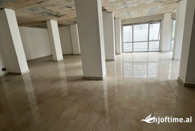 Ambient biznesi me qera 3+1 ne Tirane - 2,000 Euro