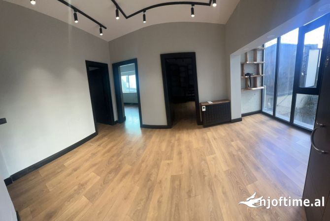 Ambient biznesi me qera 3+1 ne Tirane - 1,200 Euro