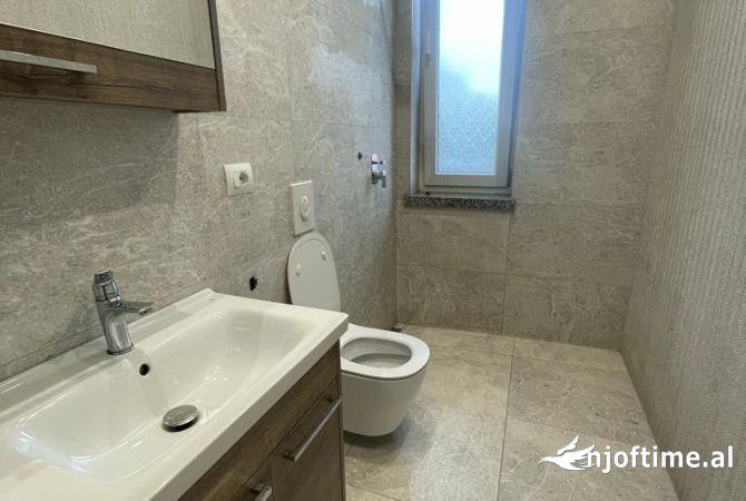 JEPET AMBIENT BIZNESI ME QERA