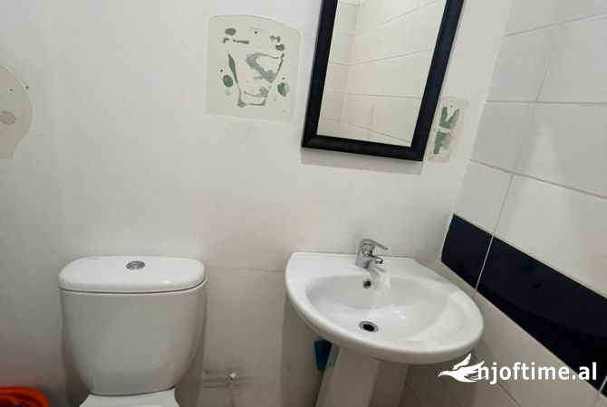 Ambient biznesi me qera 1+1 ne Tirane - 1,700 Euro