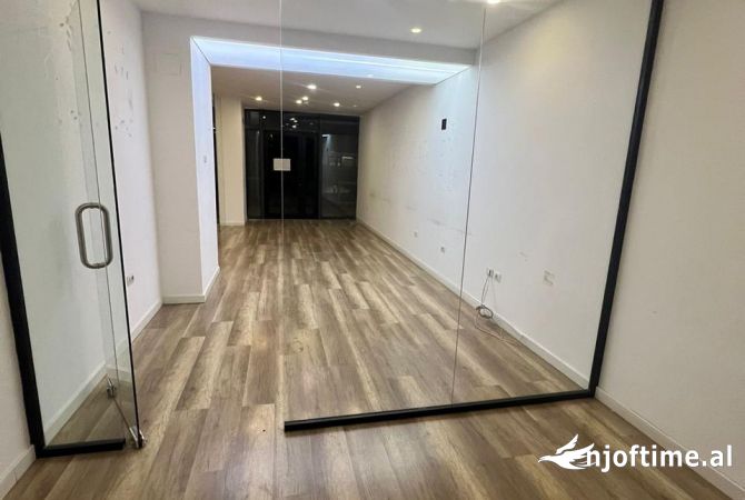 Ambient biznesi me qera 1+1 ne Tirane - 1,700 Euro