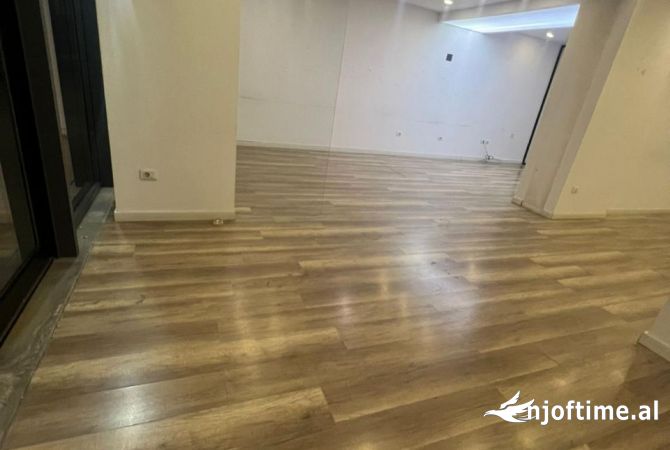 Jepet ambient me qira