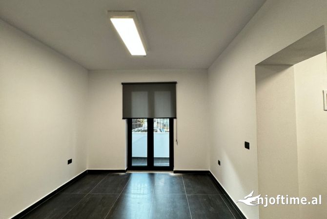 Ambient biznesi me qera 3+1 ne Tirane - 600 Euro