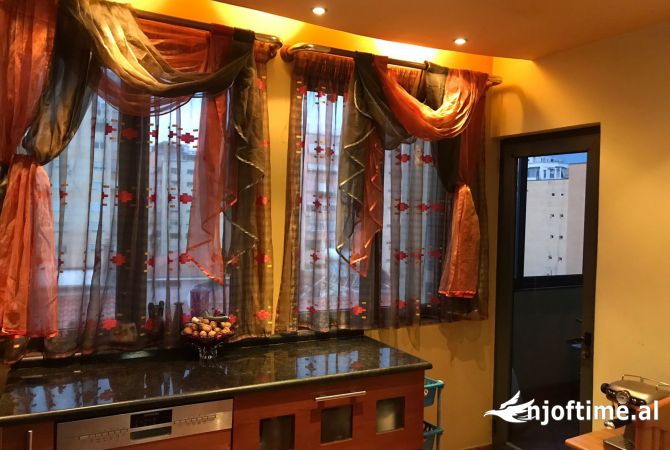 Shtepi me qera 3+1 ne Tirane - 650 Euro