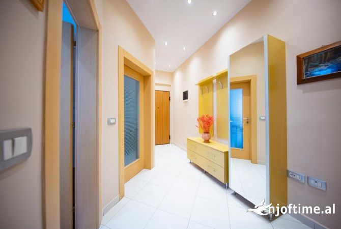 Shtepi me qera Apartament ne Tirane, 1+1, Mobilimi E mobiluar, Pagesa 580  Euro.