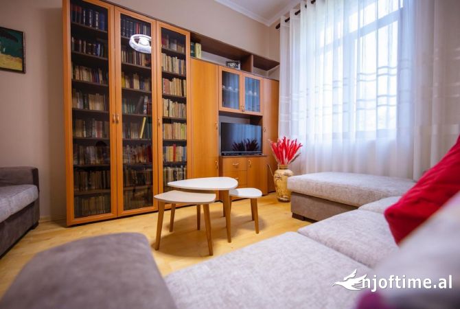Shtepi me qera Apartament ne Tirane, 1+1, Mobilimi E mobiluar, Pagesa 580  Euro.