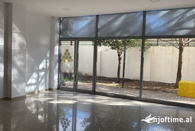 Ambient biznesi me qera 1+1 ne Tirane - 300 Euro