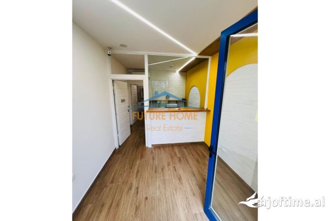 Ambient biznesi me qera 3+1 ne Tirane - 300 Euro