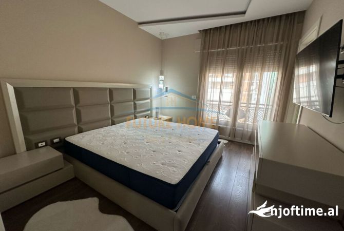 Shtepi me qera 3+1 ne Tirane - 1,900 Euro
